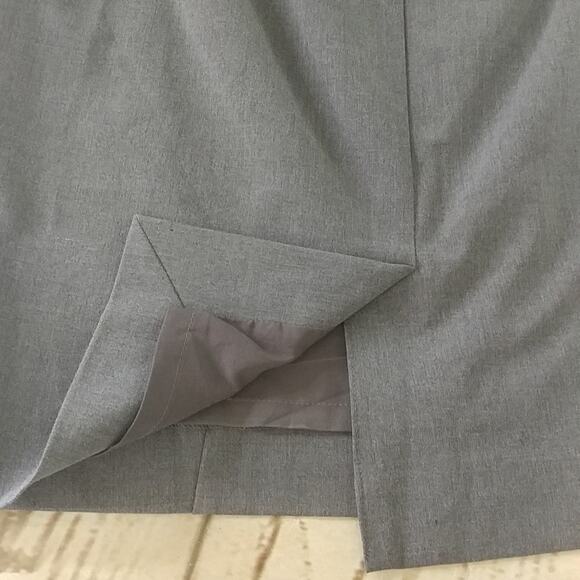 The Limited Collection Skirt Gray Size 6 - Picture 7 of 7